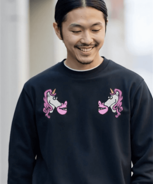 向かい合うゆるいユニコーン face2face トレーナー